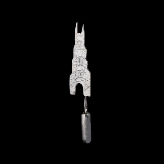 Queen's University Lapel Pin made by NI Silver as a graduation gift idea for Queen's students and families to wear. The central tallest part of the Lanyon building has been made from sterling silver with a long pin coming out of the back.